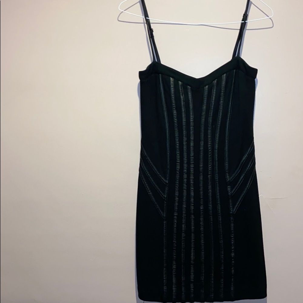 Bebe black body con dress